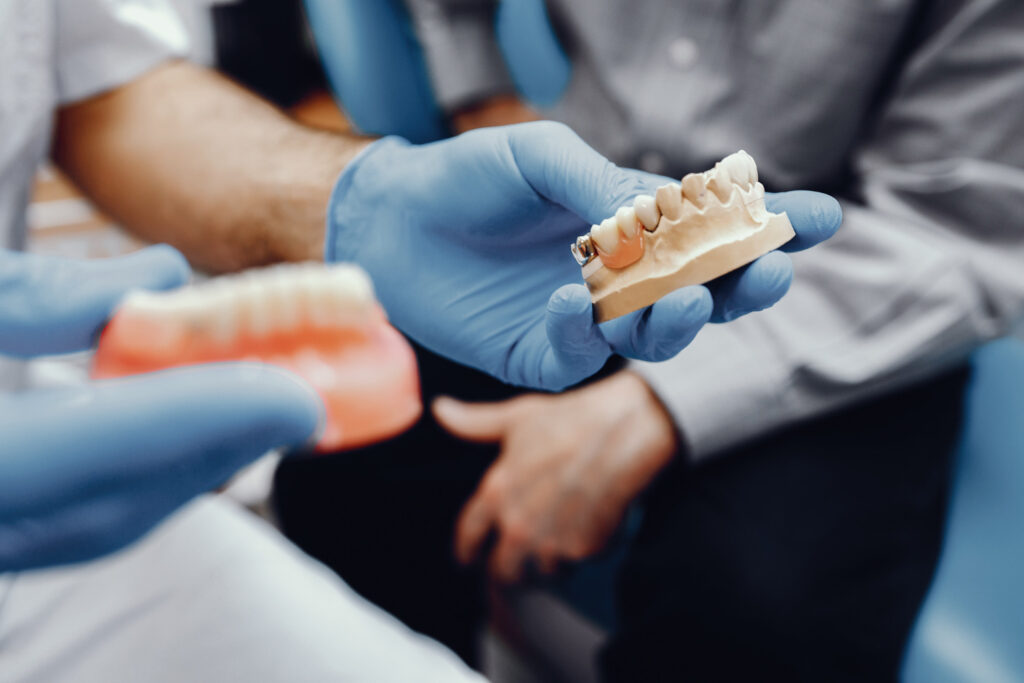 Dental Implants vs. Dentures: Expert Insights to Make Right Choice